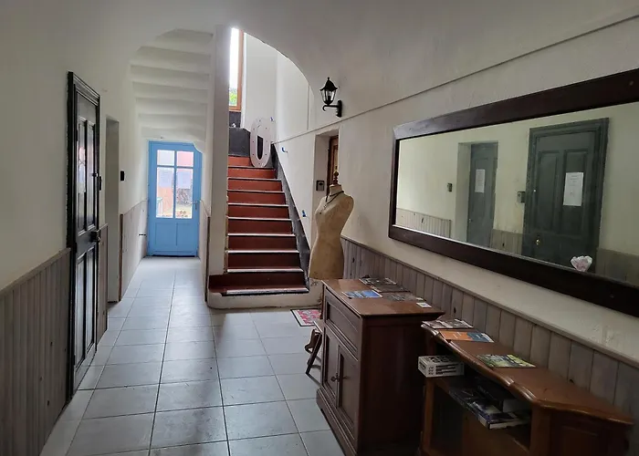 Proche Pont Du Gard *